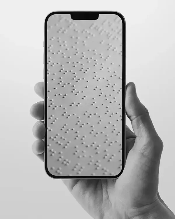 Montage Braille-Schrift am Smartphone