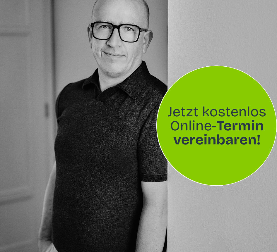 Horst Köpfelsberger lehnt an der Wand mit Button Aufruf: Jetzt kostenlos Beratungstermin vereinbaren
